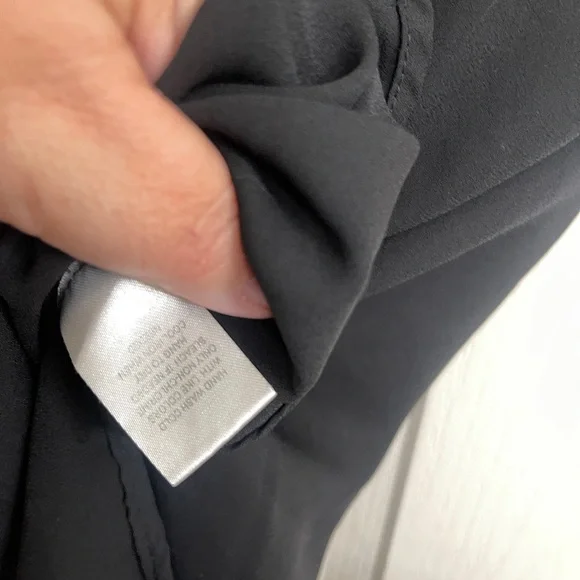 DR2 Women's Black Blouse Short Sleeve V-Neck Sheer Size Large - Picture 7 of 8